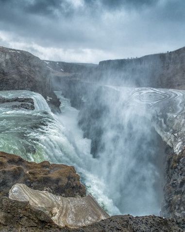 Beeindruckender Wasserfall in Island